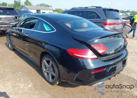 2017 Mercedes-Benz C 300 4Matic из США, поврежденный, VIN WDDWJ4KB8HF559727